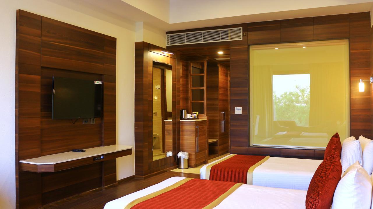 City Park Resort Bahadurgarh Exterior photo